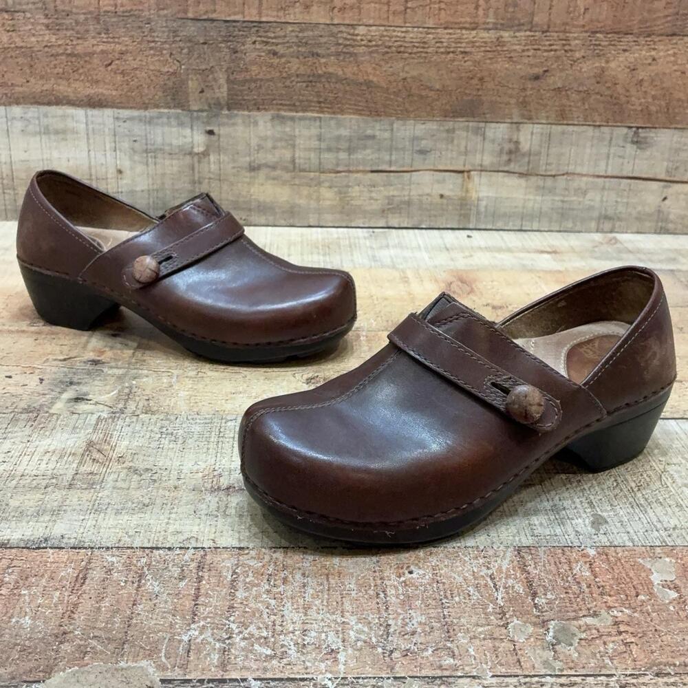 Dansko Clogs Womens Size 8.5 39 Brown Leather Button Strap Slip On Comfort Shoes